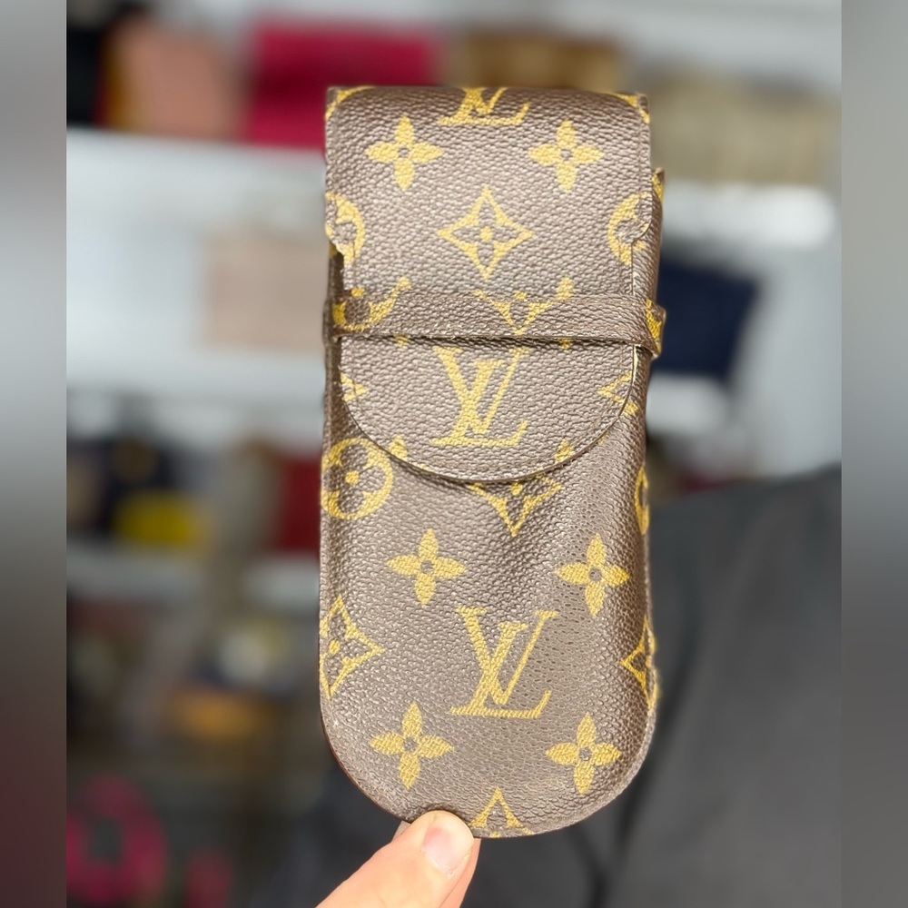 LV Pouch